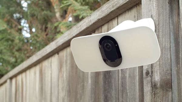 Arlo pro 3 floodlight camera, 2k hdr, white fb1001 1